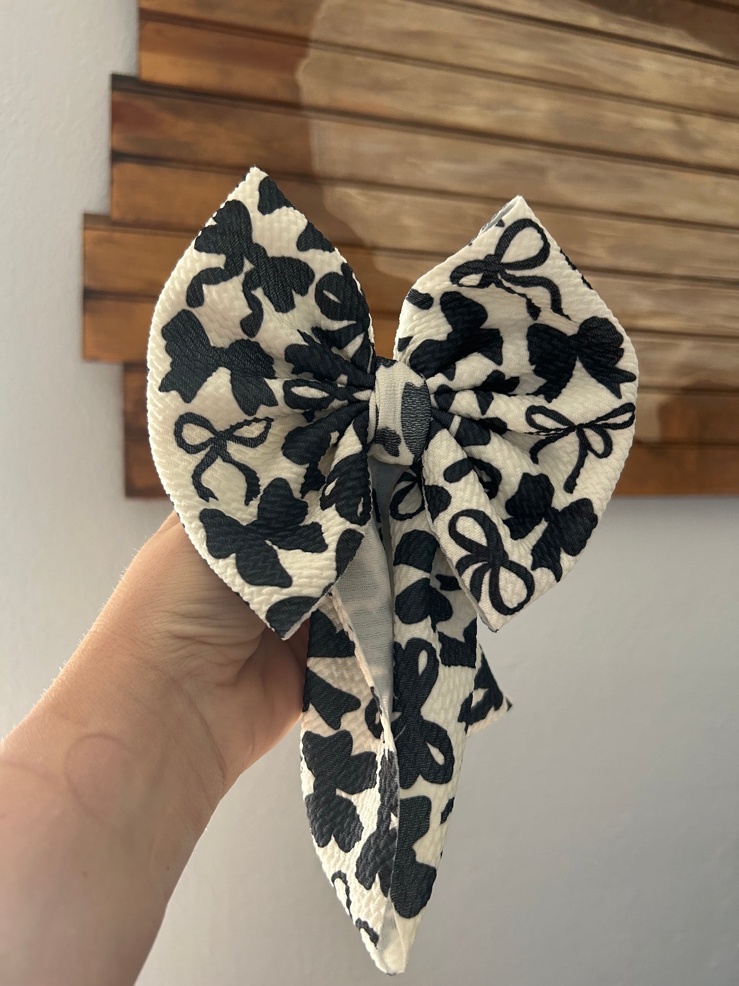 BLACK & WHITE BOWS