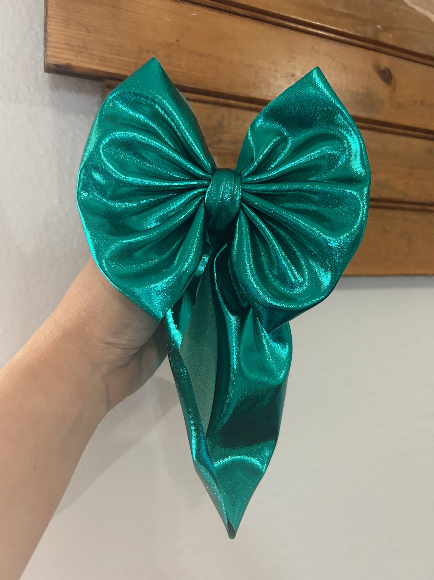 GREEN FOIL BOW