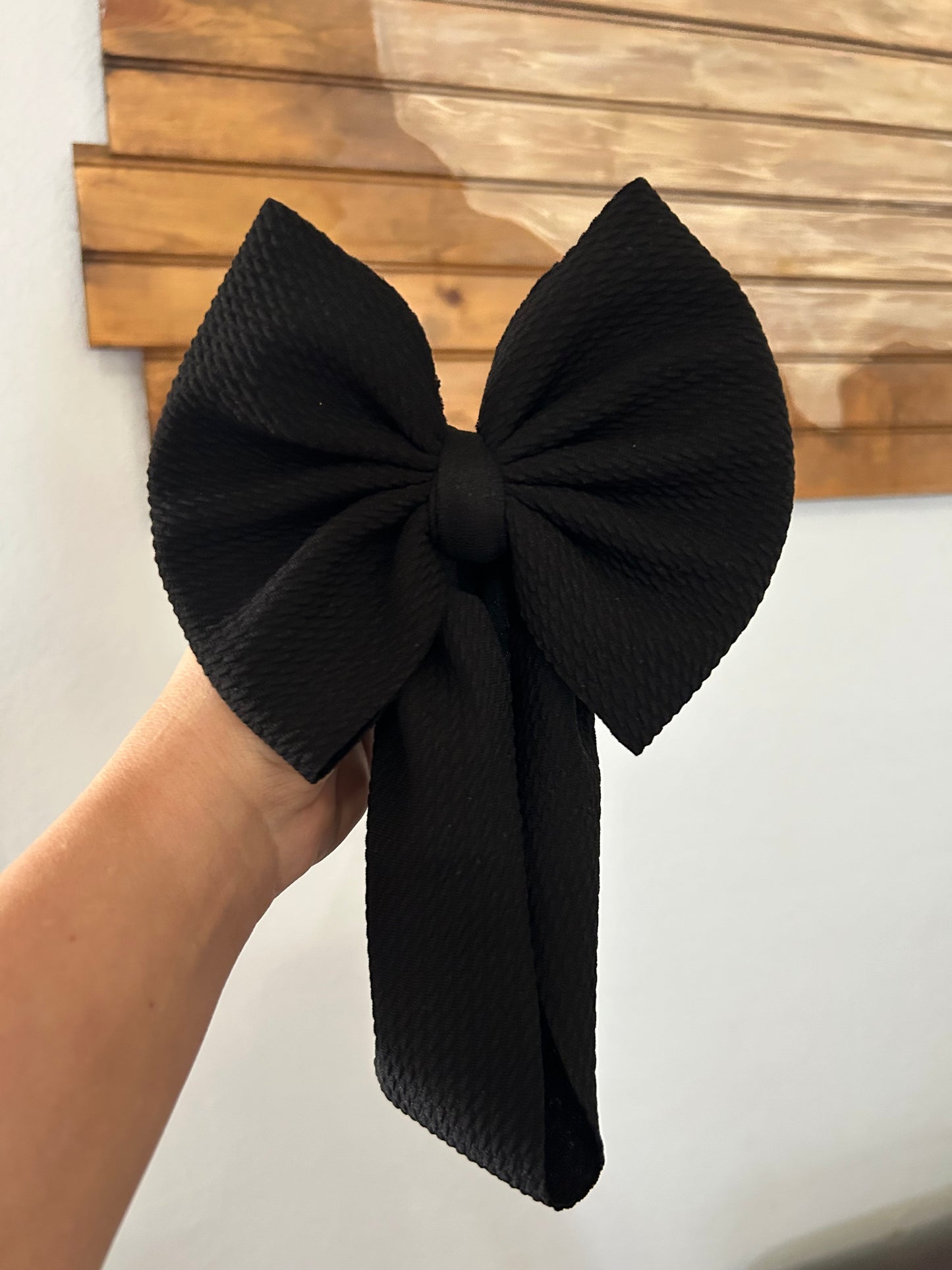 SOLID BLACK BOW