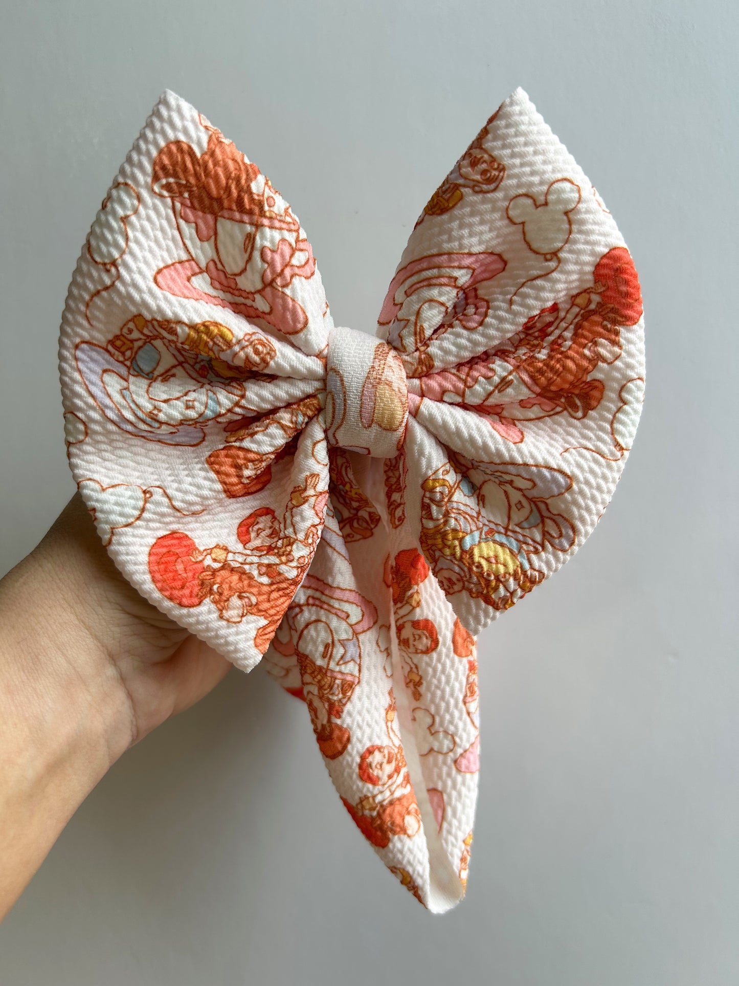 TEA CUPS BOW